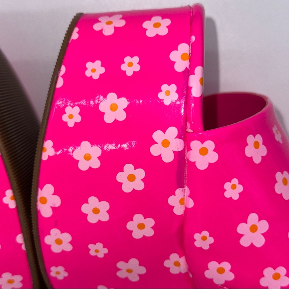 NWB Wild Pair Melbourne Bright Pink Floral Daisy Platforms Sandals - Size: 10 - Picture 8 of 15